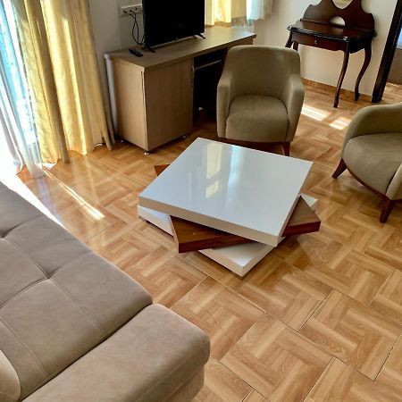 Hotel Port Altus Батуми Экстерьер фото