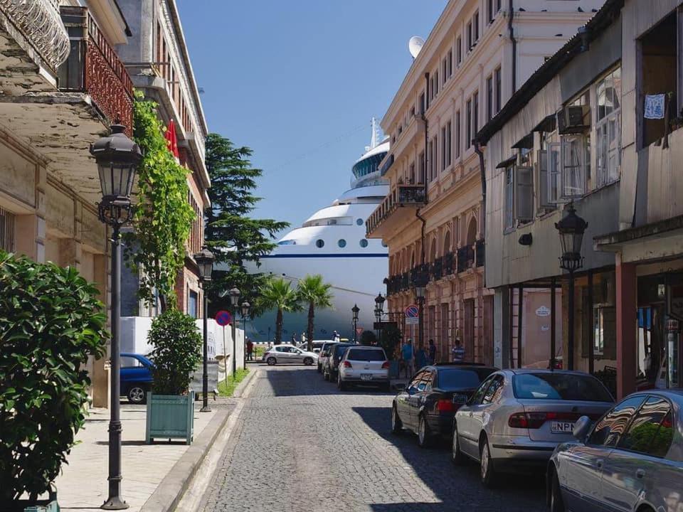 Hotel Port Altus Батуми Экстерьер фото